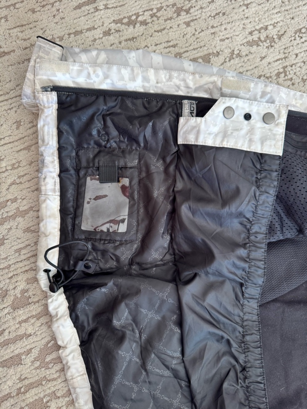 White Snow Jacket - Picture 3 of 8
